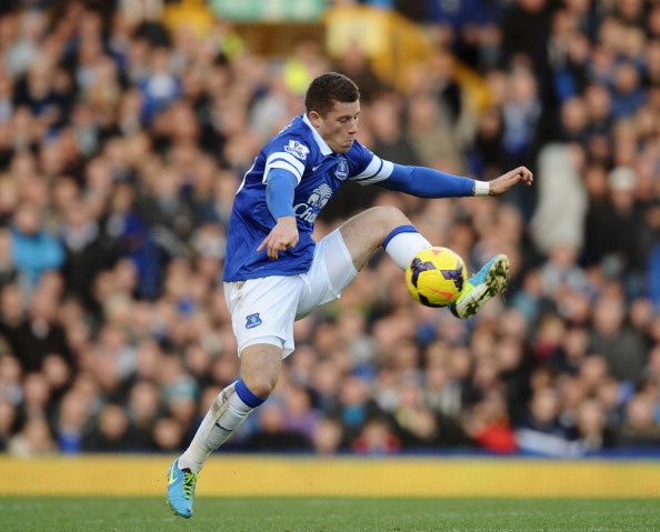 Diem tin 4/4: Chelsea nham muc tieu 50 trieu bang cua M.U hinh anh