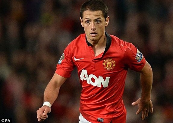 Pha dut diem trung cot doc cua Chicharito hinh anh