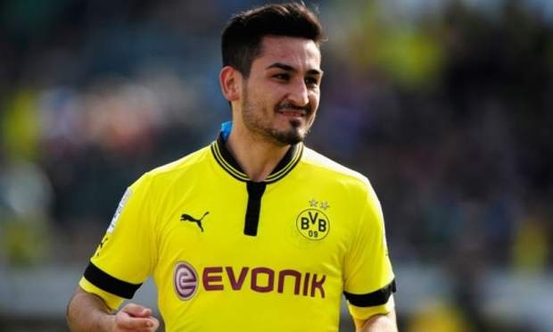 Gundogan có thể chơi tốt ở vị trí tiền vệ phòng ngự và tiền vệ công. Tuy nhiên, nếu thi đấu theo sơ đồ chiến thuật 4-2-3-1, để tiền vệ đang khoác áo Dortmund áng ngữ trước hàng phòng ngự là tốt nhất.