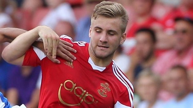 Không chỉ M.U, Luke Shaw cũng đang nằm trong kế hoạch theo đuổi của Chelsea. Do vậy, muốn sở hữu tài năng trẻ người Anh, nhà ĐKVĐ Premier League không còn cách nào khác là phải dùng tiền để cạnh tranh với The Blues.