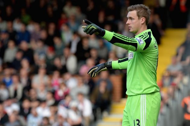 Stockdale là thủ môn bận rộn nhất ở vòng 33 Ngoại hạng Anh. Thủ thành người Anh có 5 pha cứu thua ấn tượng, giúp Fulham tránh khỏi cảnh rách lưới. Nhờ sự chắc chắn của Stockdale, The Cottages đã khải hoàn rời Villa Park với kết quả chung cuộc 2-1.