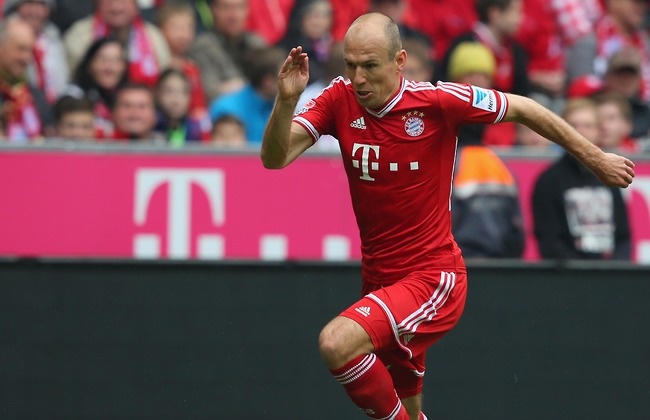 Robben từng đạt vận tốc tối đa lên tới 32,9 km/h. Nhưng đó là thời điểm sung sức nhất của ngôi sao người Hà Lan (2011). Còn ở thời điểm hiện tại, cầu thủ đang khoác áo Bayern Munich chỉ đạt vận tốc 30,4 km.