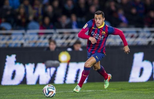 Ngay từ hồi khoác áo Udinese, Sanchez đã được biết đến là cầu thủ có tốc độ kinh hoàng. Song khi chuyển sang đầu quân cho Barcelona hè năm 2011, ngôi sao người Chile càng cho thấy được sự đáng sợ trong những cú bứt tốc. Theo nghiên cứu của FIFA, Sanchez có thể đạt vận tốc cực đại 30,1 km/h.