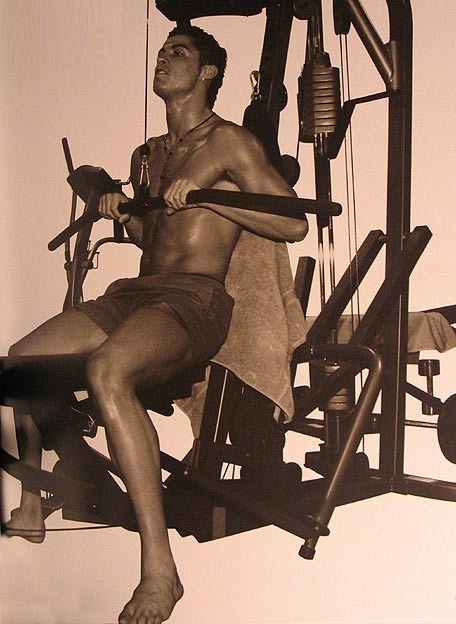 Ronaldo tap luyen dien cuong de kip gap Bayern hinh anh