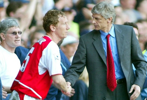 Wenger khong chi co moi biet danh Giao su hinh anh