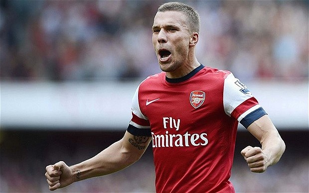 Ban nhan doi cach biet cua Podolski cho Arsenal hinh anh
