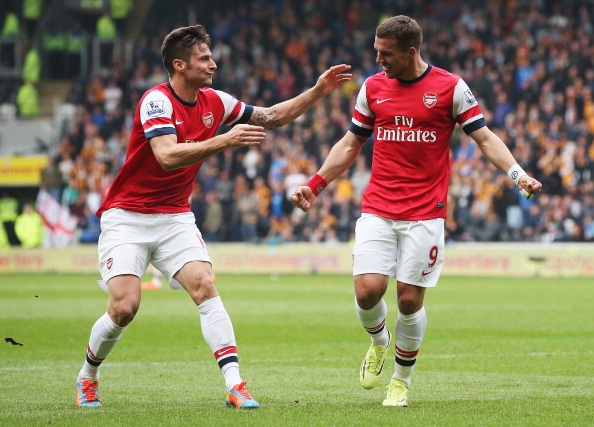 Hull City 0-3 Arsenal: Podolski ruc sang hinh anh