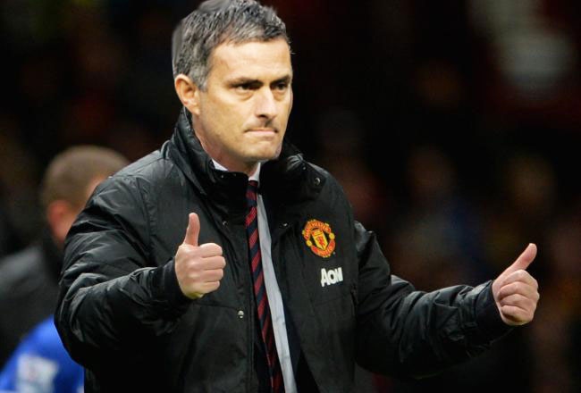 Diem tin 23/4: Mourinho can nhac kha nang dan dat M.U hinh anh
