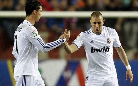 Ronaldo giup Benzema tung don sat hai Bayern hinh anh