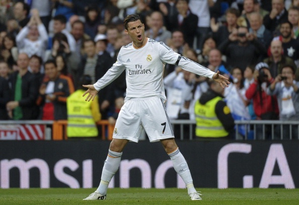 Real 4-0 Osasuna: Ronaldo di vao lich su La Liga hinh anh
