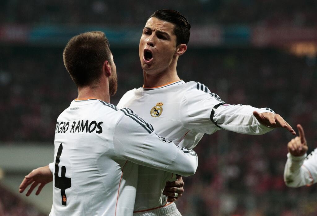 Bayern 0-4 Real: Ngay thang hoa cua Ronaldo - Ramos hinh anh