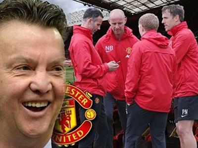 Van Gaal vs the he 92: Khi huyen thoai thuoc ve qua khu hinh anh
