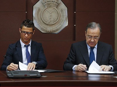 Real troi chan Ronaldo bang muc luong ky luc moi hinh anh