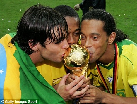 Brazil chot danh sach World Cup 2014: Khong Kaka, Ronaldinho hinh anh