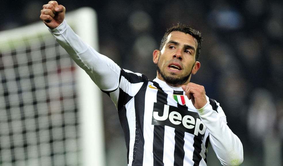 Tevez hòa nhập cực tốt ngay ở mùa đầu tiên khoác áo Juve. Sau 36 vòng đấu, cựu ngôi sao của Man City đang dẫn đầu cả danh sách ghi bàn ở Juventsu Arena. 19 pha lập công và 7 lần đường chuyền thành bàn của Apache giúp Lão phu nhân giành Scudetto lần thứ 32 sớm 3 vòng đấu. 