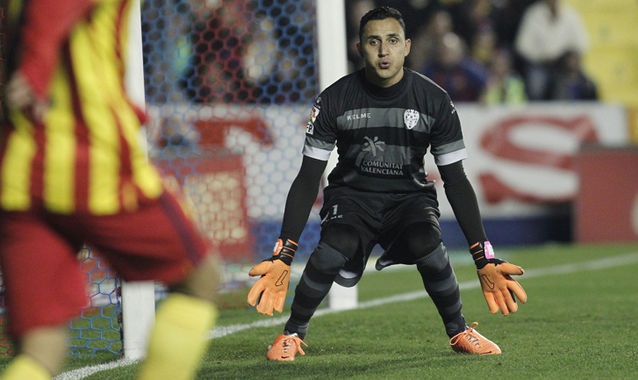 Navas trải qua một mùa giải vô cùng thuyết phục. Sau 35 lần ra sân, thủ môn người Costa Rica có tới 146 pha cản phá, giữ sạch lưới 15 trận. Trong cuộc tiếp đón Atletico Madrid ở vòng 36 cuối tuần qua, Navas chính là người hùng giúp Levante bảo toàn chiến thắng 2-0.