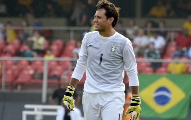 Alves chơi rất ấn tượng và góp công lớn trong việc giúp Valencia tiến tới bán kết Europa League. Rất tiếc màn trình diễn trong màu áo Los Che chưa đủ để giúp thủ thành 28 tuổi kiếm được một suất trong đội hình Selecao.