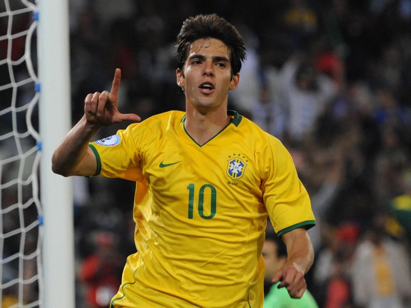 Quyết tâm trở lại để phục hưng AC Milan không đủ giúp Kaka có lần thứ 4 tham dự World Cup. Có thể cựu cầu thủ Real sẽ dành thời gian trong hè này để nhìn lại những chặng đường sai lầm khiến anh mất quyền dự lễ hội bóng đá lớn nhất hành tinh.