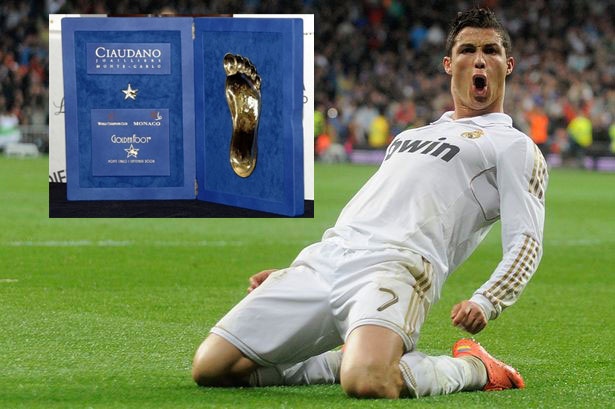 Ronaldo duoc de cu danh hieu Ban chan vang hinh anh