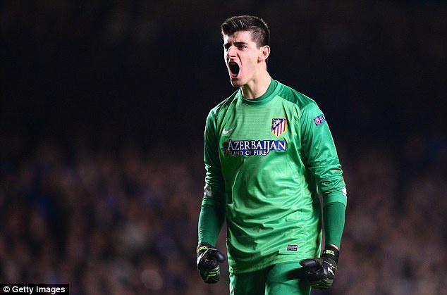 Là con trai của hai VĐV bóng chuyền nên Courtois sở hữu chiều cao lý tưởng (1,99 m). Ngoài ra thủ thành thuộc biên chế Chelsea còn có những điểm mạnh khác là sự nhanh nhẹn và phản xạ tuyệt vời. Ngoài tiếng mẹ đẻ (Bỉ), Courtois có thể giao tiếp tốt 4 ngoại như như tiếng Tây Ban Nha, Pháp, Anh và Hà Lan.