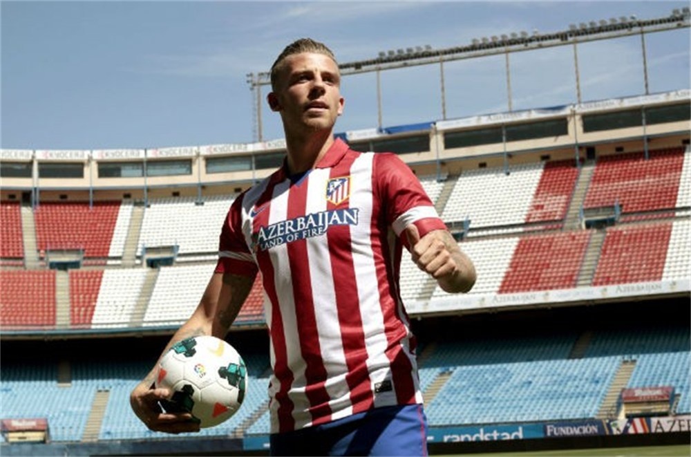 Alderweireld chỉ sắm vai kép phụ cho Juanfran. Tuy vậy, mỗi khi được tung ra sân, hậu vệ trẻ người Bỉ đều gây được nhiều dấu ấn. Ngoài khả năng đá cánh, cựu cầu thủ Ajax còn chơi tốt ở vị trí trung vệ.