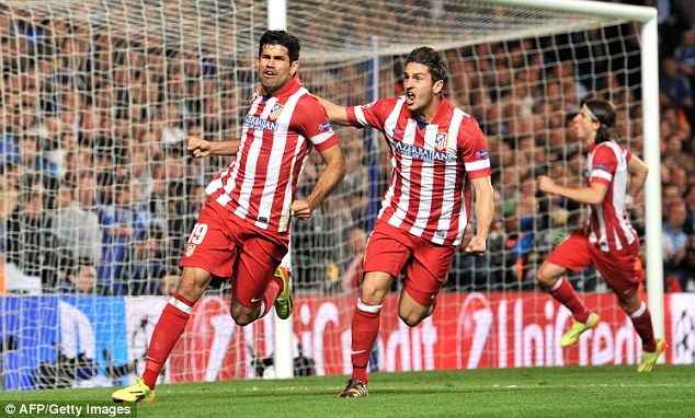 Costa là cái tên gây bất ngờ nhất trong danh sách này. Từ một cầu thủ gần như không được biết đến, ngôi sao người Tây Ban Nha (gốc Brazil) không ngừng tỏa sáng, qua đó giúp Atletico bay cao tại La Liga và Champions League. Với 35 bàn thắng (27 tại La Liga, 8 tại Champions League), Costa đang khiến Arsenal và Chelsea say như điếu đổ.