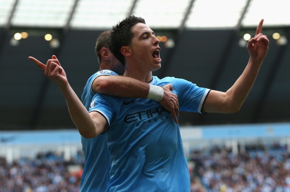 Man City ha West Ham 2-0 de len ngoi vo dich hinh anh