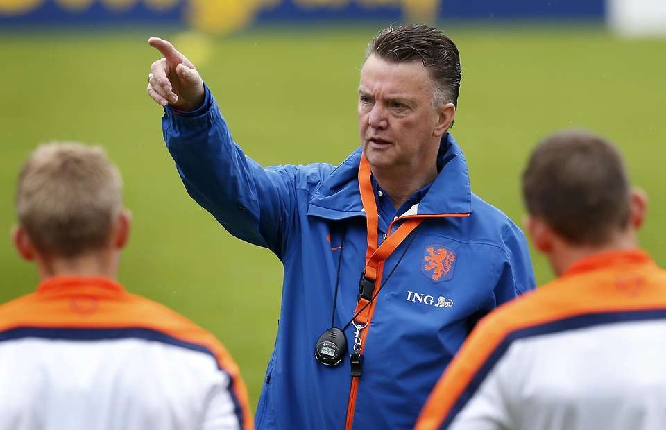 Van Gaal ky hop dong 3 nam voi M.U hinh anh