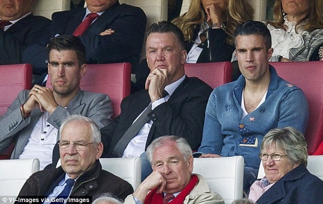 Lo danh sach mua sam cua Van Gaal o M.U hinh anh