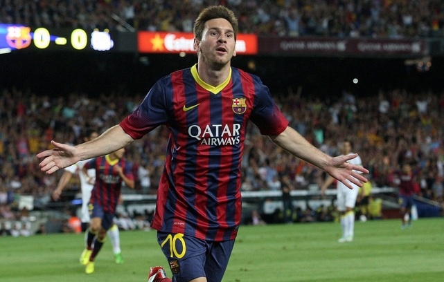 Messi vừa đặt bút ký vào bản hợp đồng mới với Barca có thời hạn tới tháng 6/2018 với mức lương kỷ lục 20 triệu bảng/năm. Điều này chứng tỏ ban lãnh đạo đội bóng xứ Catalunya đặt trọn niềm tin vào siêu sao từng đem lại cho Blaugrana 21 danh hiệu cao quý trong vòng 9 năm.