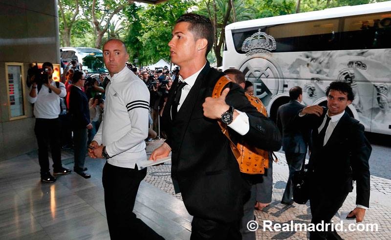 Nguoi dan Lisbon chay het minh cung Ronaldo hinh anh
