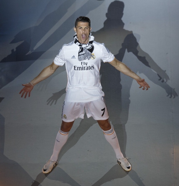 Man an mung Decima dac biet cua Ronaldo o Bernabeu hinh anh