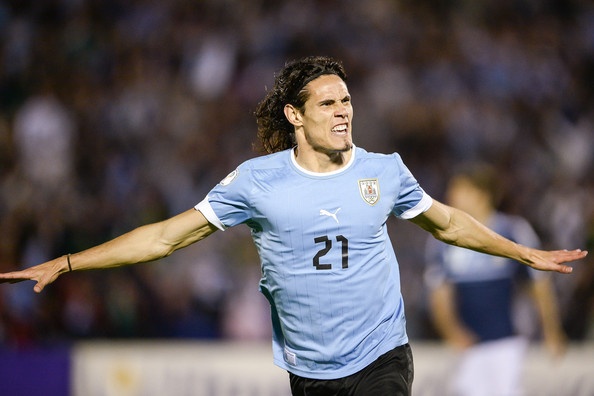 Trong bối cảnh Suarez chưa hoàn toàn bình phục chấn thương nên Cavani trở thành niềm kỳ vọng lớn nhất đối của đội tuyển Uruguay. Ở mùa đầu tiên khoác áo PSG, Cavani đã phải hy sinh rất nhiều để làm nền cho Zlatan Ibrahimovic tỏa sáng. Tuy vậy, những đóng góp của chân sút 27 tuổi vào chức vô địch Ligue 1 của CLB thành Paris vẫn rất lớn với 16 bàn/30 trận.