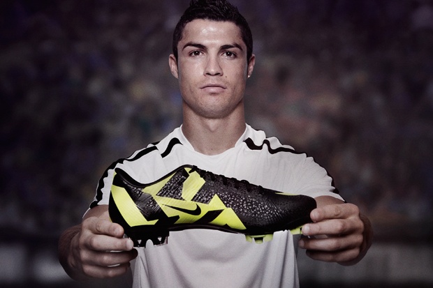 Ronaldo quang cao an tuong cho hang Nike hinh anh