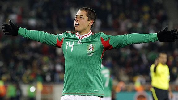 Tiêu điểm: Cựu chiến binh Rafa Marquez, người từng giúp Mexico đánh bại New Zealand ở trận play-off vòng loại sẽ lãnh trọng trách chỉ dẫn các đồng đội trên sân. Sự hiện diện của hậu vệ Carlos Salcido là một bất ngờ lớn, bởi đây là lần đầu tiên anh được HLV Miguel Herrera gọi lên tuyển. Cặp tiền đạo Giovani Dos Santos và Javier Hernandez sẽ là niềm kỳ vọng trên hàng công.
