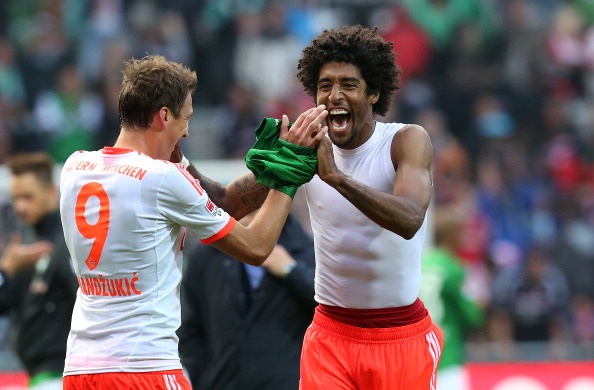 Cùng gia nhập Bayern Munich hè 2012, Mandzukic và Dante nhanh chóng trở thành trụ cột của đội bóng xứ Bavaria. Nếu như trung phong người Croatia được xem là nỗi khiếp đảm của mọi hàng thủ thì Dante lại trở thành nỗi ngán ngẩm của các chân sút đối phương. Tuy vậy, trong ngày khai mạc World Cup, bộ đôi này buộc phải phát huy tối đa điểm mạnh để triệt hạ nhau.