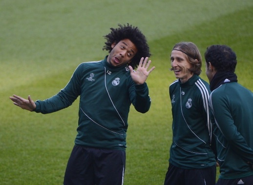 Nếu như Modric được ca ngợi là tiền vệ xuất sắc nhất của Real mùa này thì Marcelo cũng được coi là thành phần không thể thiếu nơi hàng phòng ngự của Kền kền trắng. Nhờ tài năng của bộ đôi này, Real đã giải tỏa cơn khát 12 năm không vô địch Champions League. Trong ngày khai mạc World Cup tới đây, chắc chắn Marcelo cũng như Modric đều muốn chứng tỏ họ không chỉ chơi tốt ở CLB mà còn đặc biệt quan trọng trong màu áo ĐTQG.