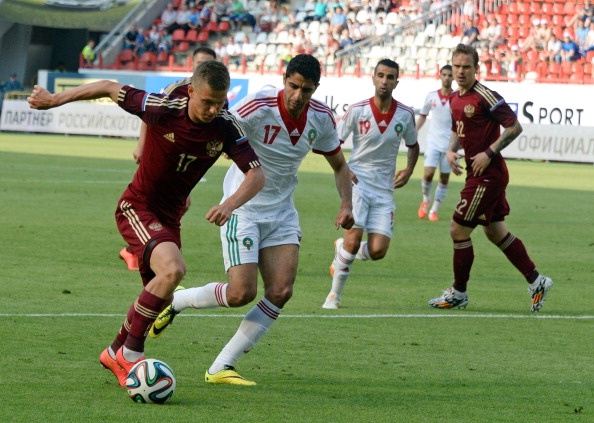 Nga nhe nhang vuot qua Ma-roc voi ty so 2-0 hinh anh