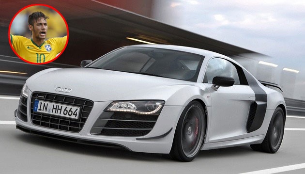 Cầu thủ gánh vác trọng trách đem vinh quang cho nước chủ nhà World Cup đã chọn chiếc Audi R8 GT cho các cuộc hành trình của mình trên đường phố. Chiếc Audi R8 GT có giá 148.000 bảng và có thể đạt tốc độ tối đa lên tới 200 mph (322 km/h). Neymar đã chọn mẫu xe có màu sắc đơn giản nhưng kiểu dáng rất đẹp.