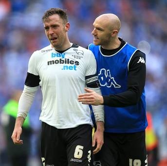 Pha da phan luoi cua hau ve Keogh ben phia Ireland hinh anh