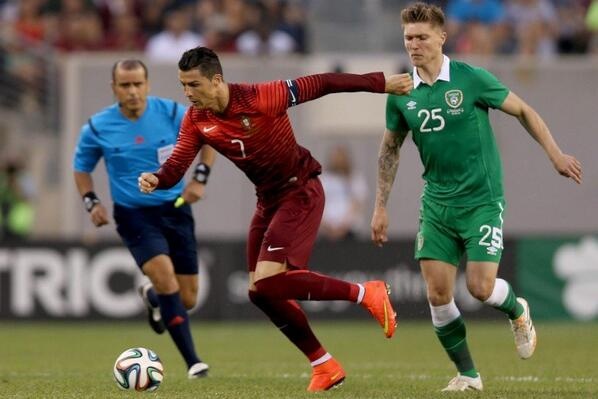 Bo Dao Nha 5-1 Ireland: Dau an Cristiano Ronaldo hinh anh
