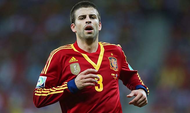 Pique không chỉ là trung vệ hàng đầu của Barca mà còn của cả La Liga mùa vừa qua. Một mình ngôi sao này đã đứng ra gánh vác hàng thủ rệu rã của Gã khổng lồ xứ Catalunya. Ngôi sao 27 tuổi cũng có rất nhiều kinh nghiệm thi đấu quốc tế khi có 60 lần khoác áo ĐTQG Tây Ban Nha và giúp La Roja 2 lần đăng quang ngôi vô địch tại World Cup 2010 và EURO 2012.