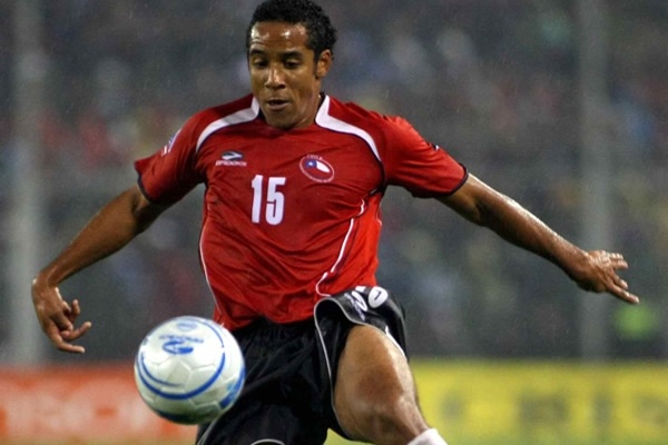 Beausejour nang ty so len 3-1 cho Chile hinh anh