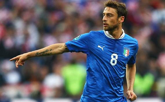 Jordan Henderson chơi khá ấn tượng và góp nhiều công sức vào danh hiệu á quân Premier League của Liverpool mùa vừa qua. Tuy vậy, tuyển thủ Anh vẫn không được đánh giá cao bằng Marchisio. Ngoài phong độ ấn tượng, ngôi sao của Italy còn dày dạn kinh nghiệm khi từng có tới 44 lần khoác áo Azzurri.