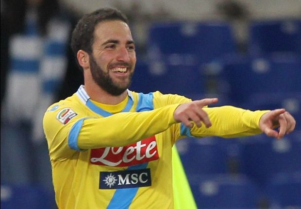 Tin chuyen nhuong 16/6: Barca hoi mua Higuain hinh anh