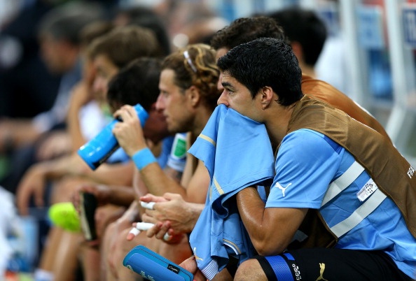 Suarez khang dinh se tro lai tran gap Anh hinh anh