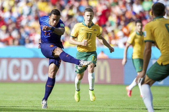 Hinh anh loc cam Ha Lan cuon Australia khoi World Cup hinh anh