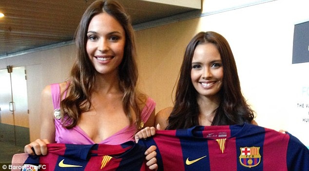 Hoa hau the gioi 2013 la fan cuong cua Barca hinh anh