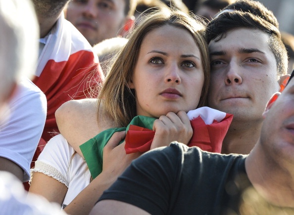 Nguoi Italy chan nan voi man trinh dien cua Azzurri hinh anh