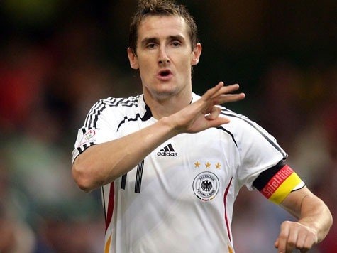 Duc 4-2 Costa Rica (Vong bang World Cup 2006) hinh anh